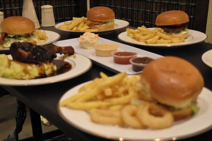 Dining 136 of 157