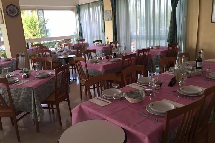 Dining 64 of 99