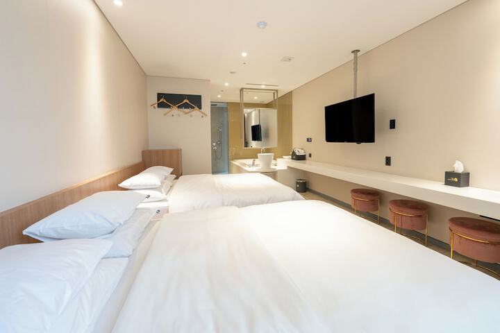 Room 45 of 59
