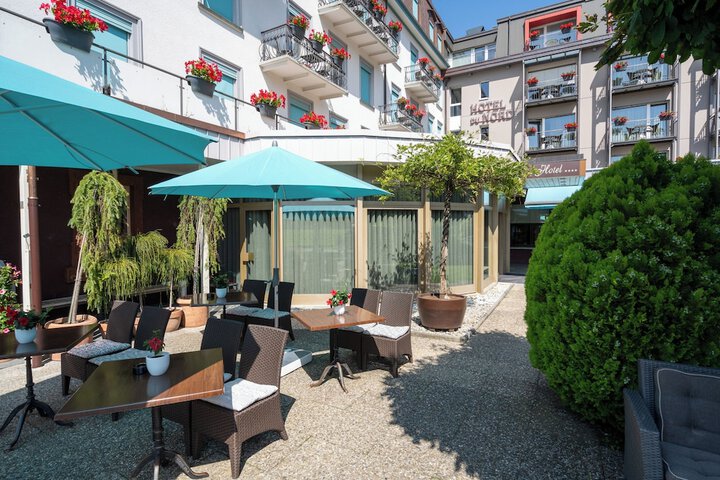 Sundeck 74 of 79