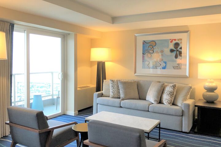 Room 49 of 213