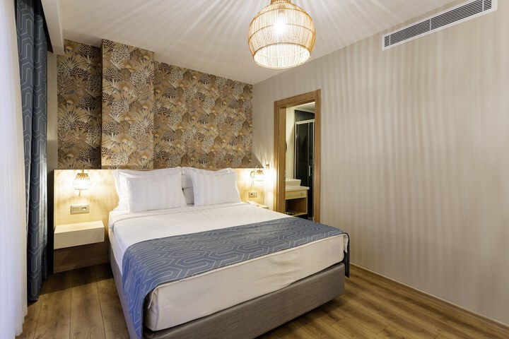 Room 8 of 73