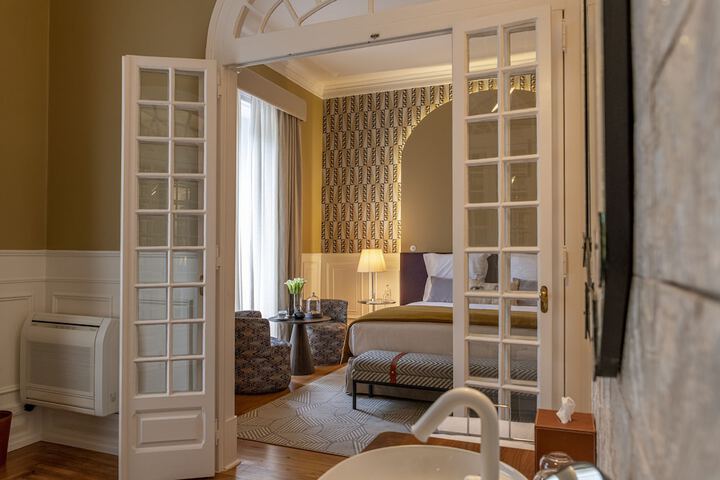 Room 28 of 112