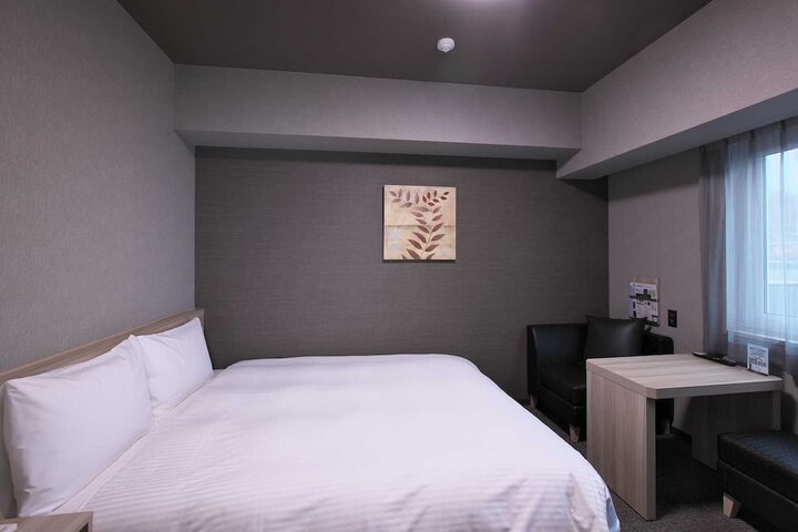 Room 7 of 24
