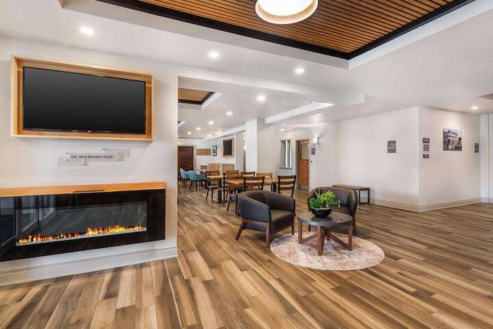 Lobby Entry