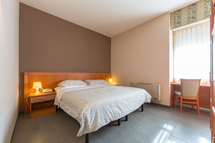 Room 12 of 71