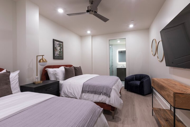 Room 4 of 91