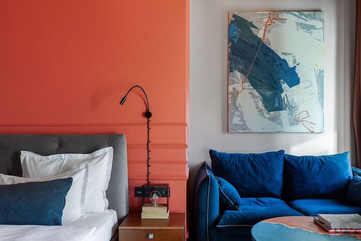 Room 16 of 80