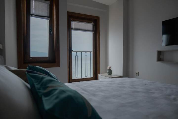 Room 27 of 70