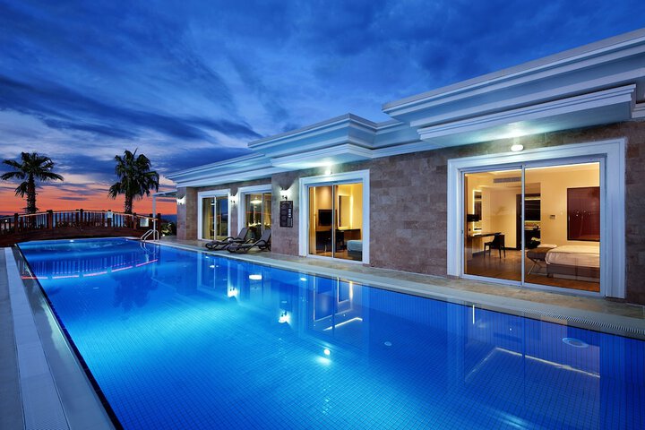 Pool 69 of 183