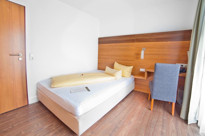 Room 15 of 79