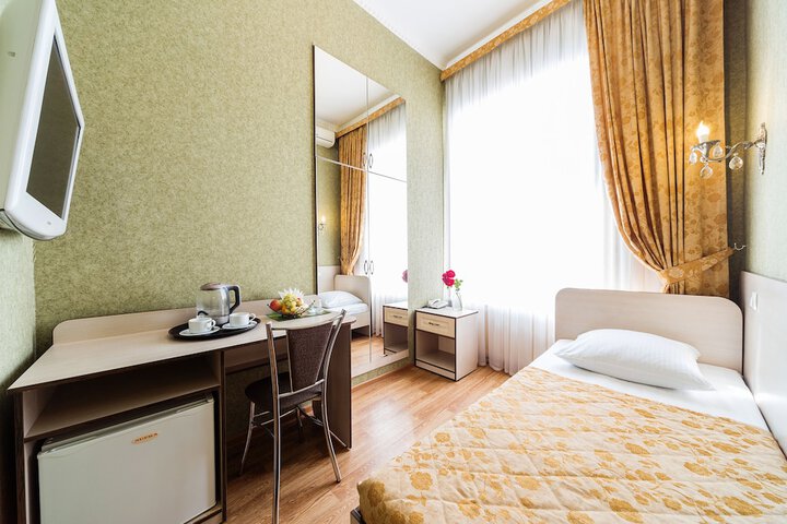 Room 4 of 50