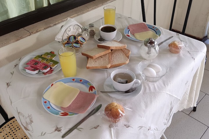 Breakfast/Coffee Service 32 of 34