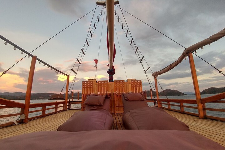Sundeck 15 of 15