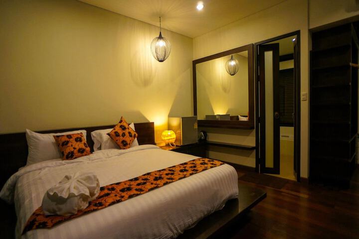 Room 6 of 51