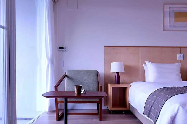 Room 6 of 72