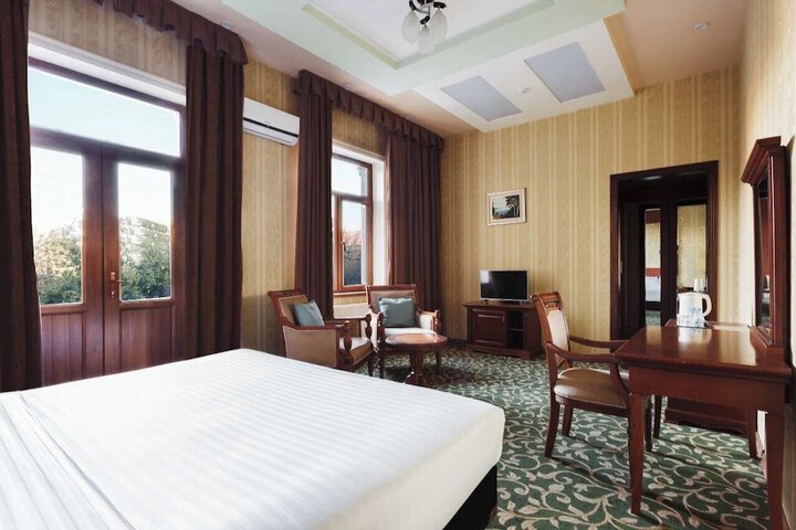 Room 19 of 32