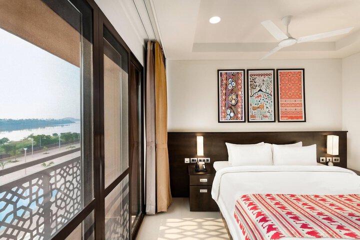 Room 7 of 25