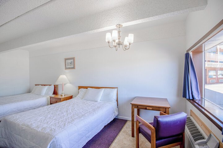 Room 16 of 34