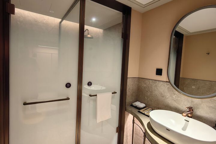 Room 40 of 52