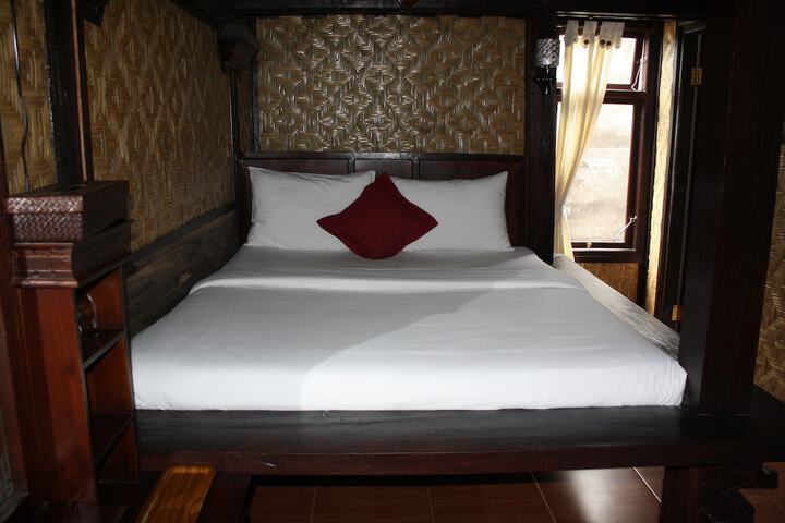 Room 4 of 20