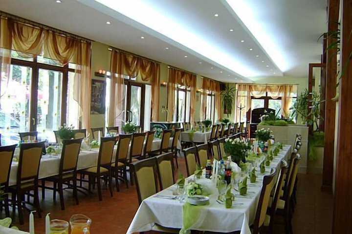 Ballroom/Hall 25 of 36