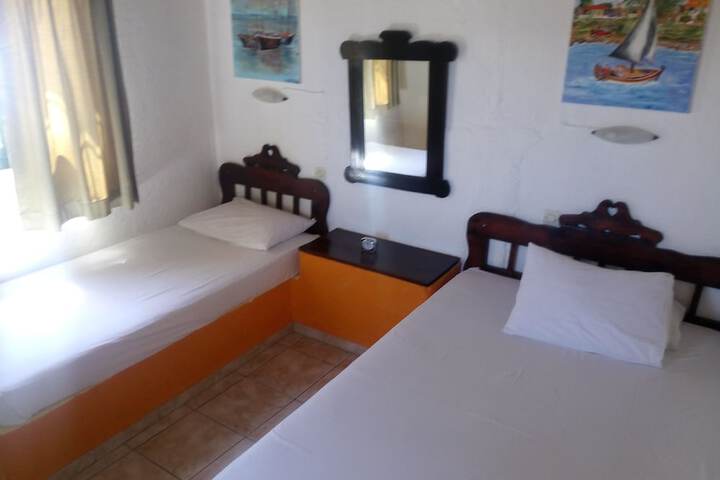 Room 5 of 76