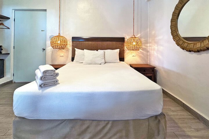 Room 3 of 48