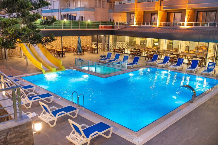 Pool 16 of 41