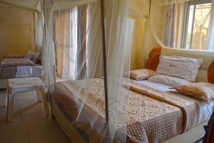 Room 4 of 43
