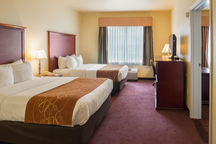 1 King Bed Suite (11 of 17)
