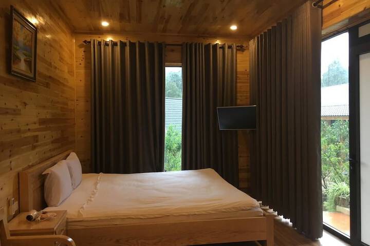 Room 8 of 43