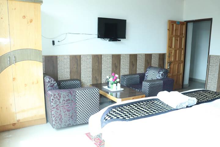 Room 4 of 20