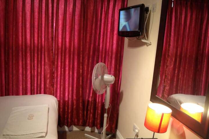 Room 5 of 26