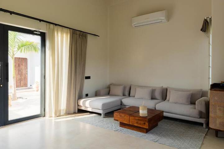 Room 27 of 110