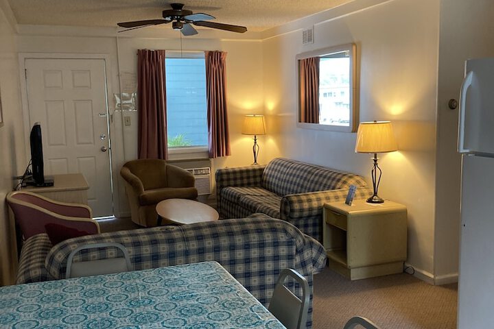 Room 17 of 23