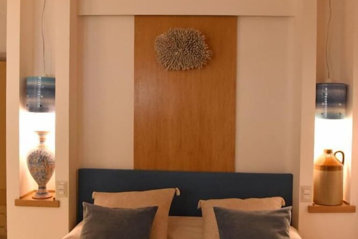 Room 17 of 64
