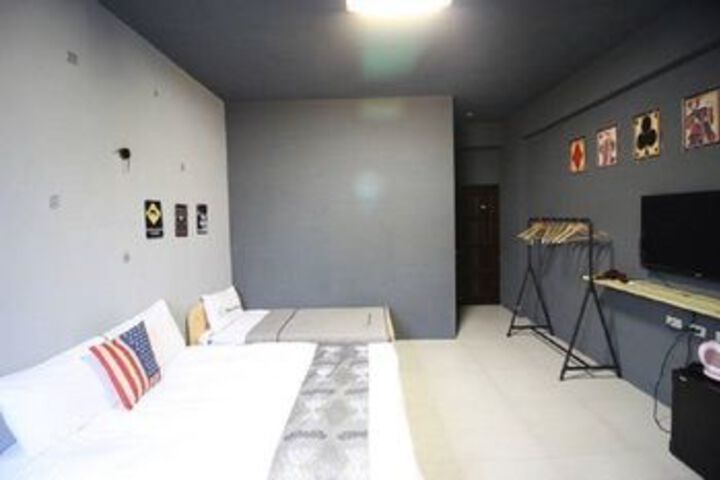 Room 12 of 44
