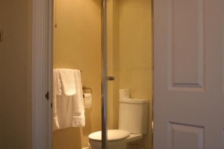 Room 33 of 42