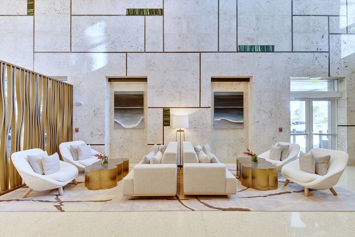 Entrance & Lobby