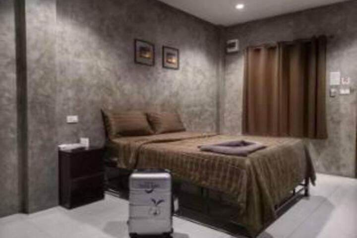 Room 8 of 23