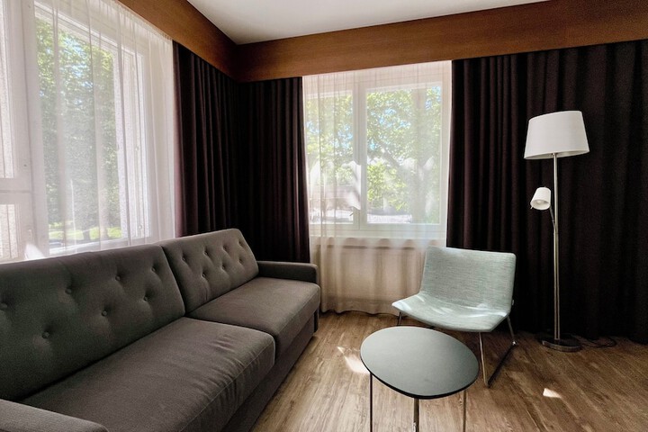 Room 32 of 57