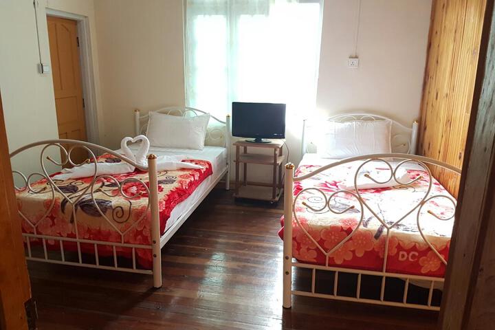 Room 2 of 5