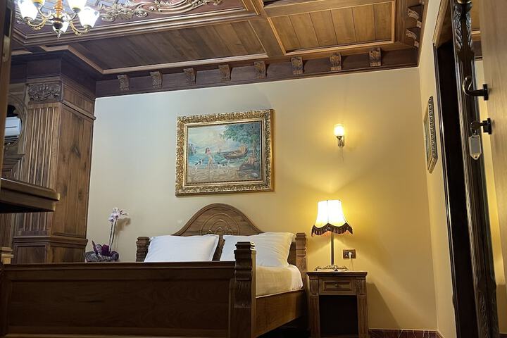 Room 15 of 89