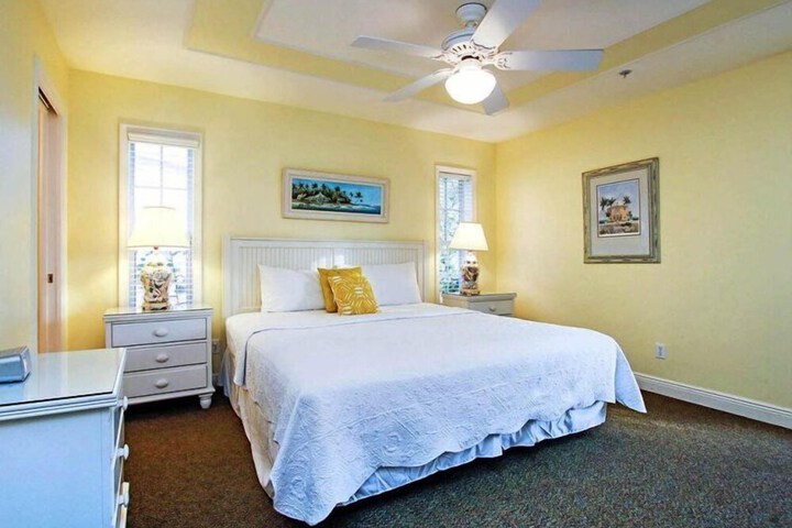 Room 3 of 32
