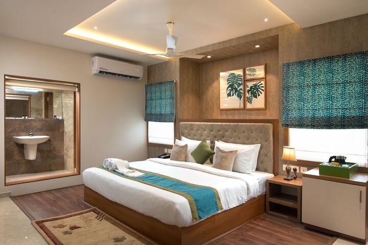 Room 15 of 36