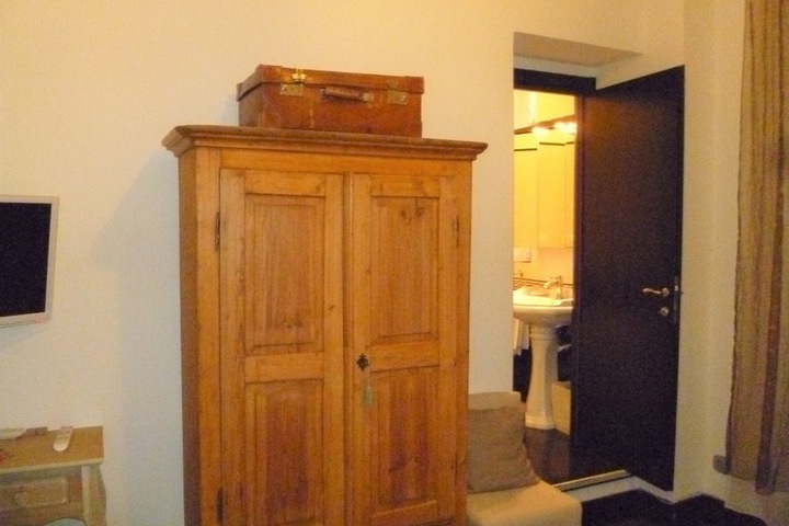 Room 11 of 29
