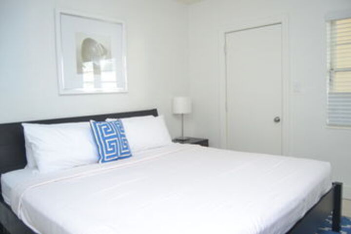 Room 12 of 32