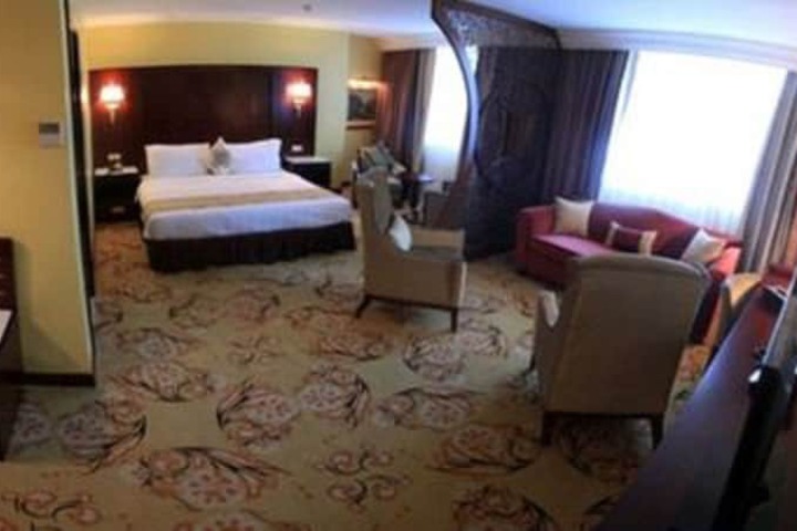 Room 18 of 37