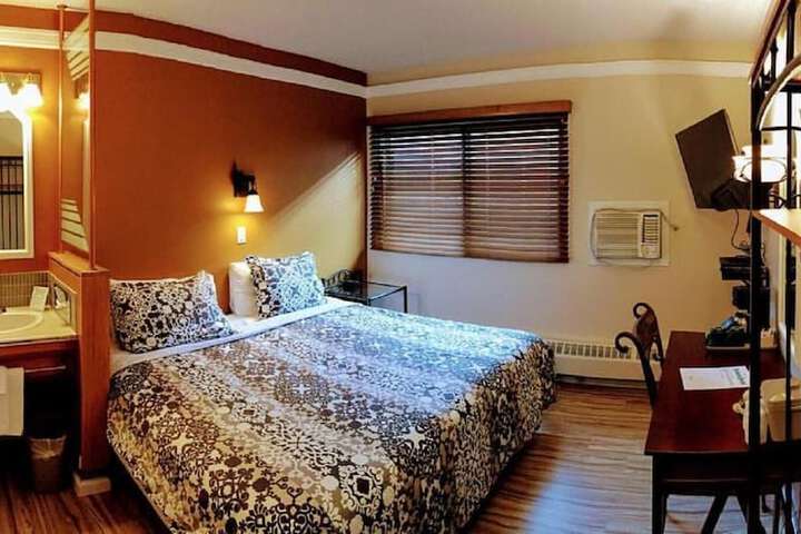 Room 15 of 52